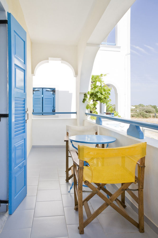 Blue Perla Suites Santorini Island Exterior photo