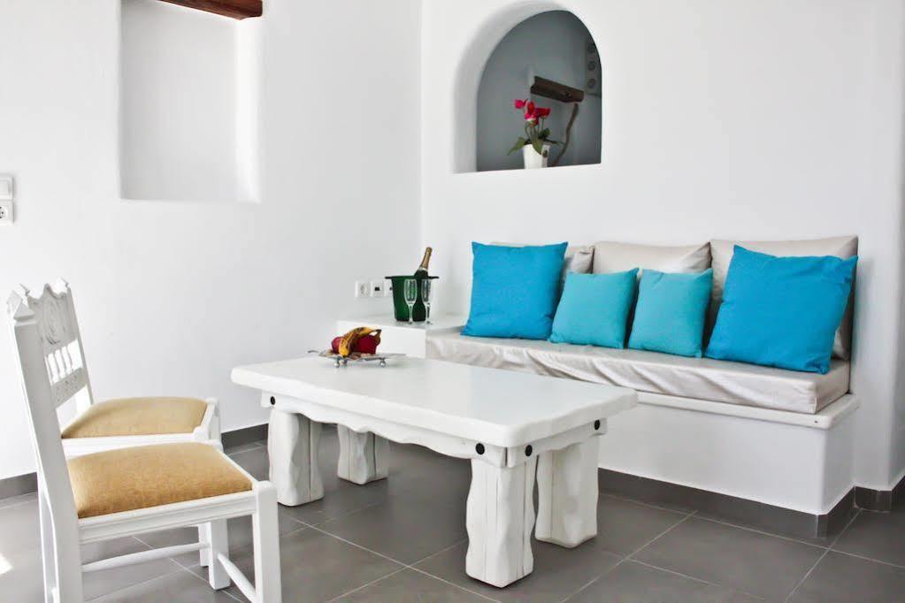 Blue Perla Suites Santorini Island Exterior photo